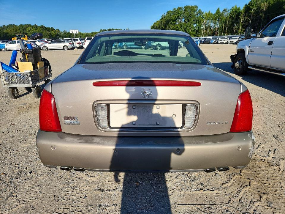 2004 Cadillac Deville მანქანა იყიდება აუქციონზე, vin: 1G6KD57Y44U152967, აუქციონის ნომერი: 67872626