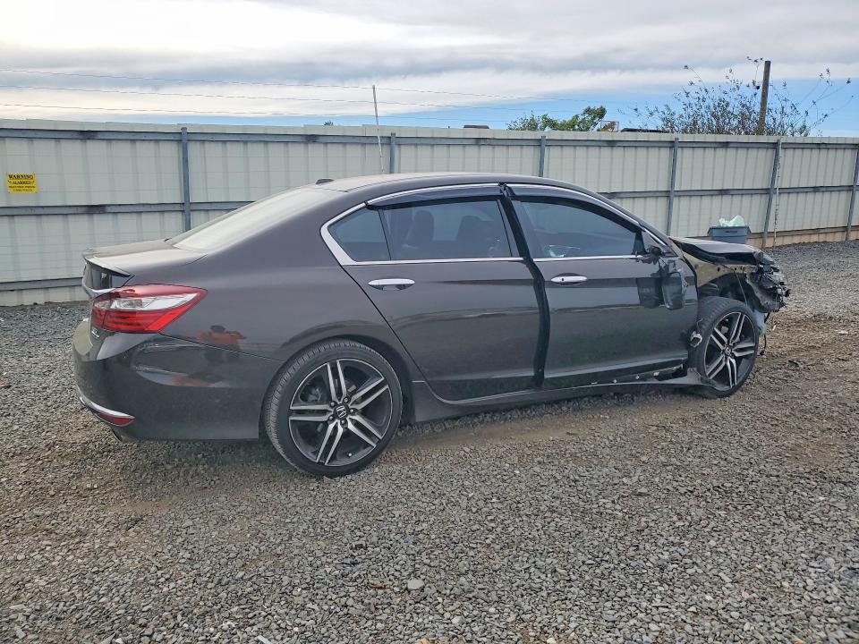 70365036 :رقم المزاد ، 1HGCR3F93HA019353 vin ، 2017 Honda Accord مزاد بيع