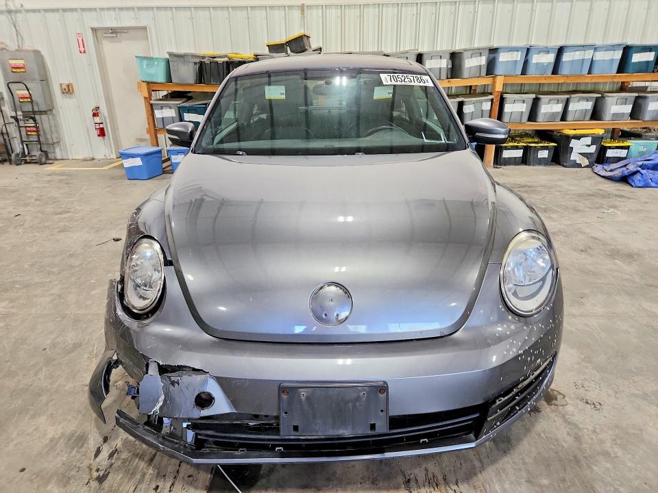 70525786 :رقم المزاد ، 3VWJ17AT6FM619725 vin ، 2015 Volkswagen Beetle مزاد بيع