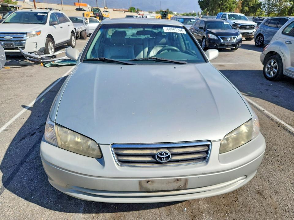 68807266 :رقم المزاد ، 4T1BF28K3YU096649 vin ، 2000 Toyota Camry مزاد بيع
