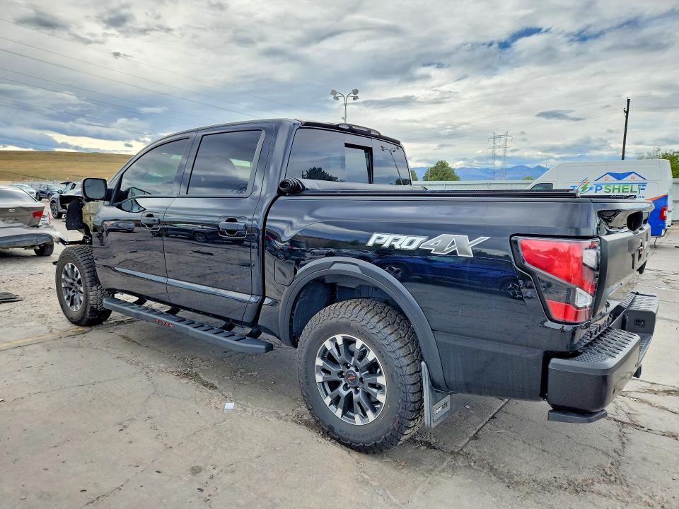 70004976 :رقم المزاد ، 1N6AA1ED0MN525925 vin ، 2021 Nissan Titan مزاد بيع