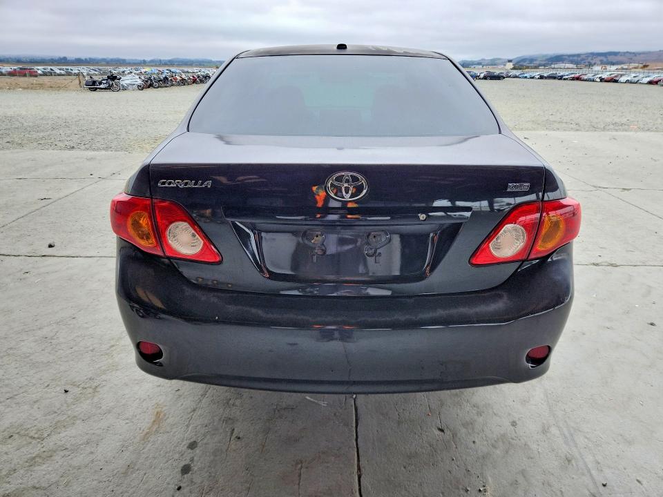 69693916 :رقم المزاد ، 1NXBU40E09Z015860 vin ، 2009 Toyota Corolla مزاد بيع