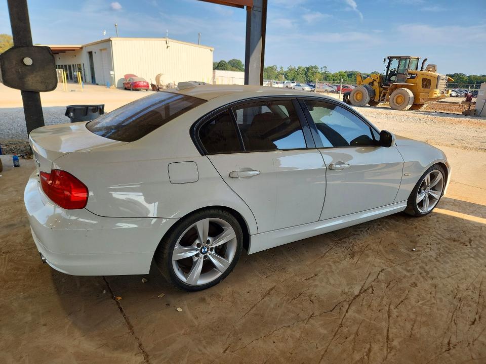 69299006 :رقم المزاد ، WBAPM5G52BNN00956 vin ، 2011 Bmw 335 مزاد بيع