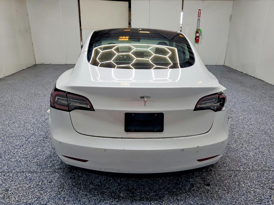 68101936 :رقم المزاد ، 5YJ3E1EA2NF371126 vin ، 2022 Tesla Model 3 مزاد بيع