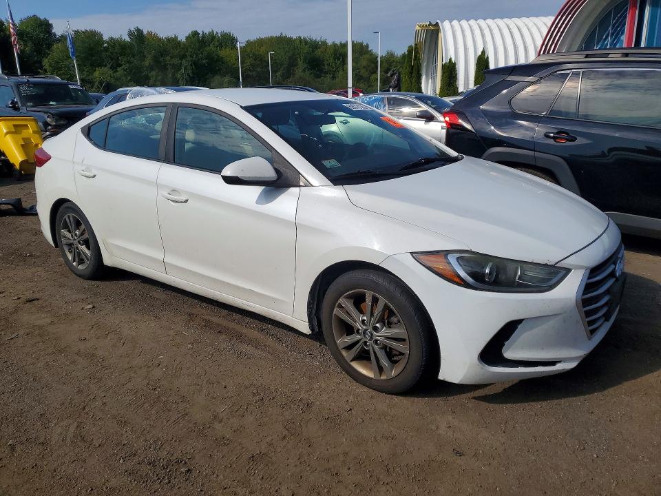 69572136 :رقم المزاد ، 5NPD84LF9HH159504 vin ، 2017 Hyundai Elantra مزاد بيع