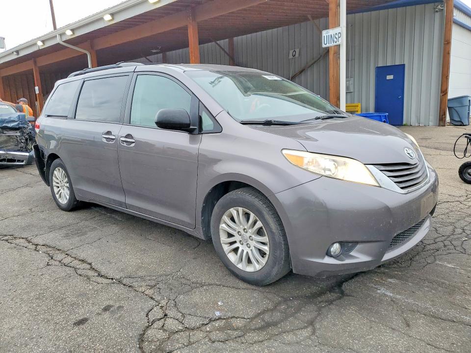 Продаж на аукціоні авто 2011 Toyota Sienna, vin: 5TDYK3DC3BS081224, номер лоту: 70638716