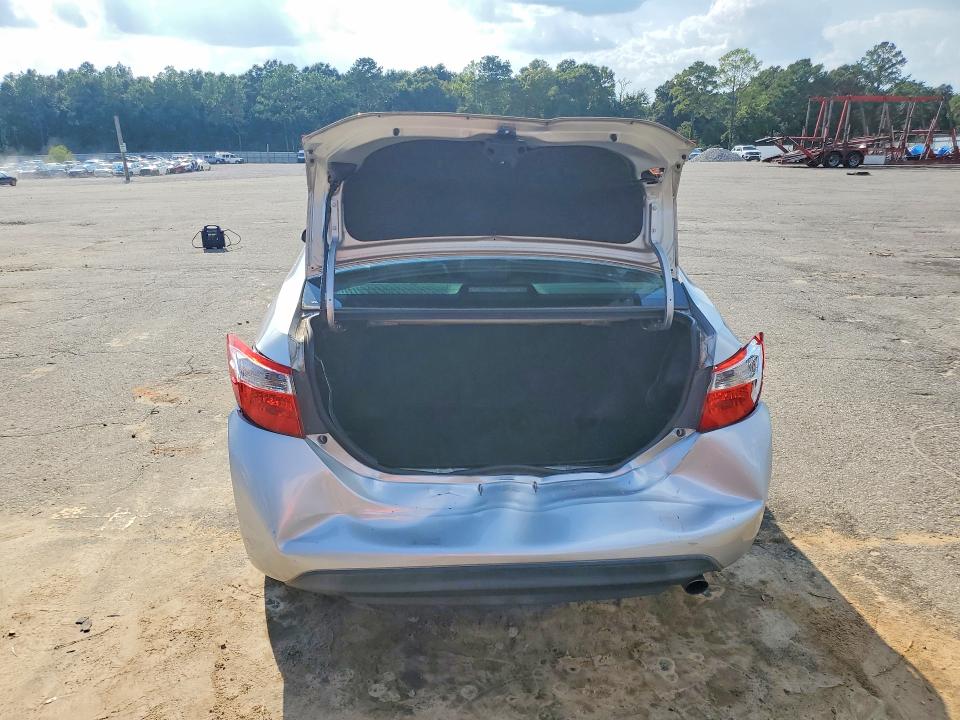 68823866 :رقم المزاد ، 5YFBURHE5FP226891 vin ، 2015 Toyota Corolla مزاد بيع