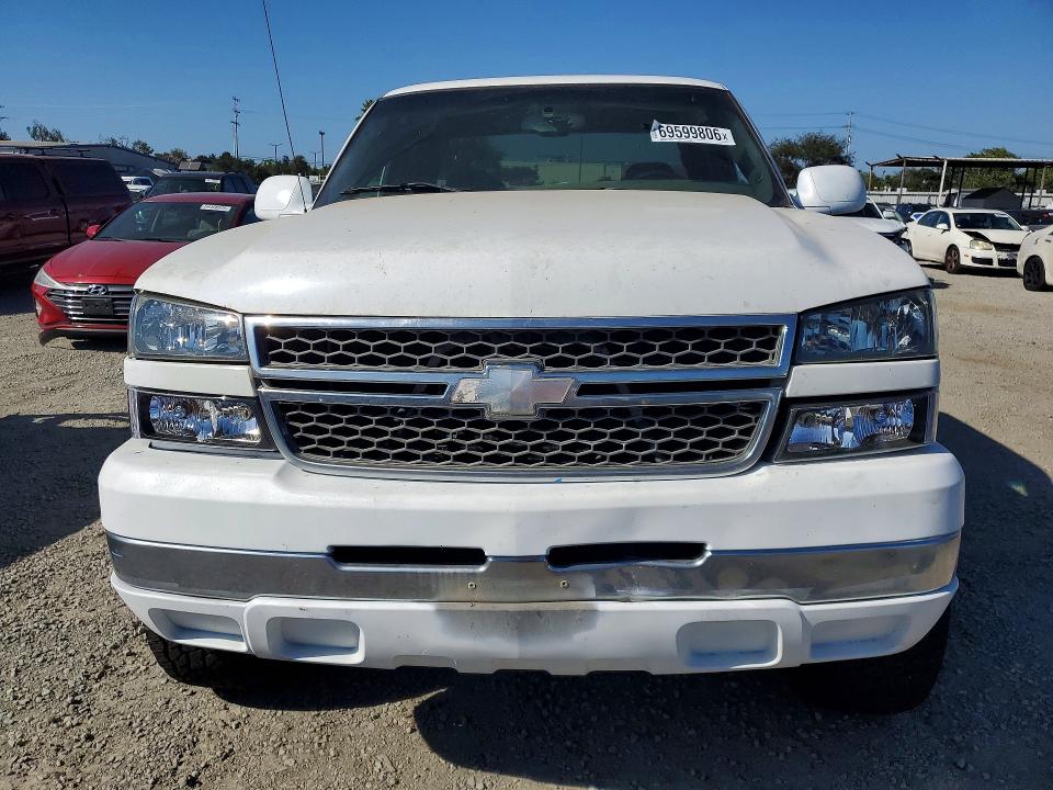 69599806 :رقم المزاد ، 1GCHC29U85E106234 vin ، 2005 Chevrolet Silverado مزاد بيع