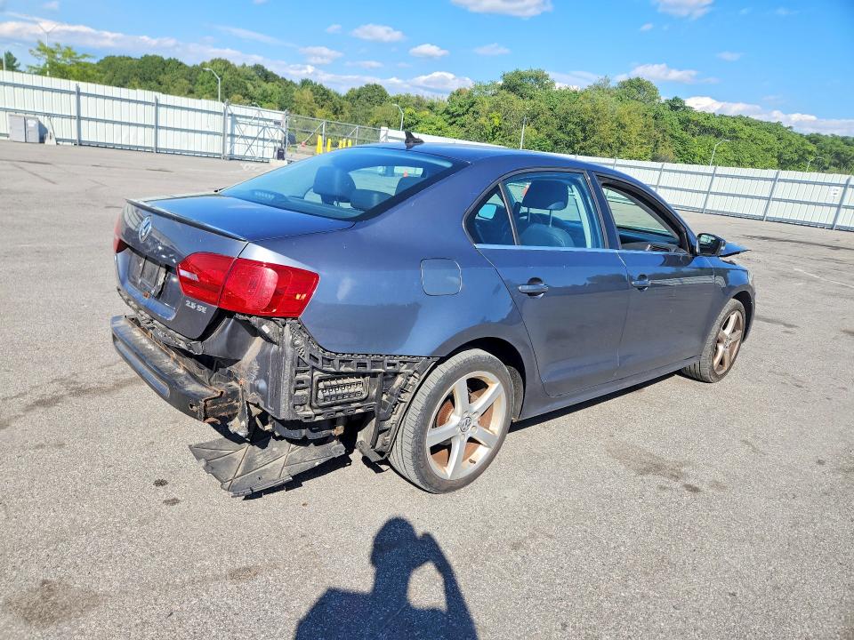 Продажа на аукционе авто 2013 Volkswagen Jetta, vin: 3VWDP7AJ3DM385261, номер лота: 68031546