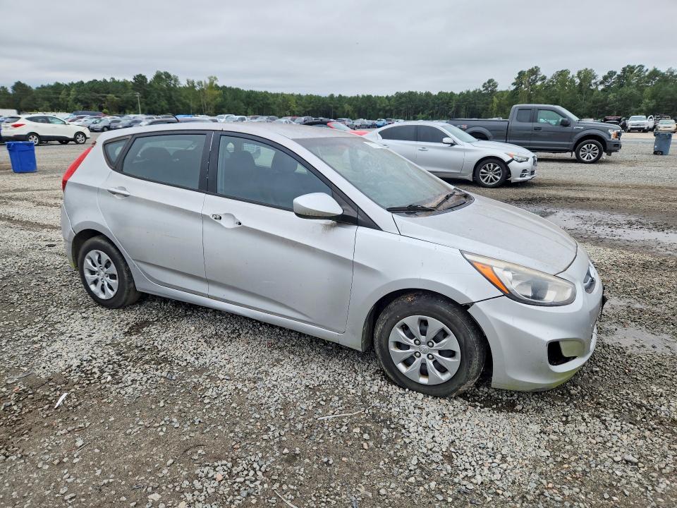 2015 Hyundai Accent მანქანა იყიდება აუქციონზე, vin: KMHCT5AE1FU208350, აუქციონის ნომერი: 70277246