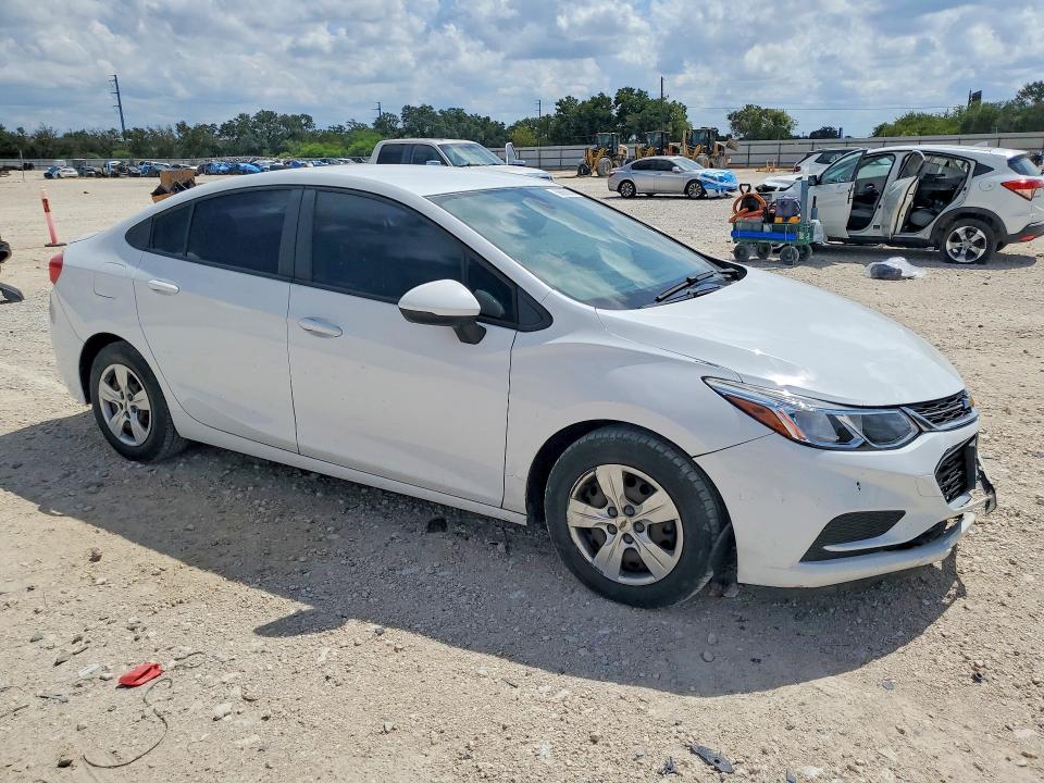 68669036 :رقم المزاد ، 1G1BC5SM2H7252888 vin ، 2017 Chevrolet Cruze مزاد بيع