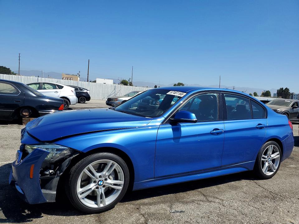 67461166 :رقم المزاد ، WBA8B9G51JNU96981 vin ، 2018 Bmw 330 مزاد بيع