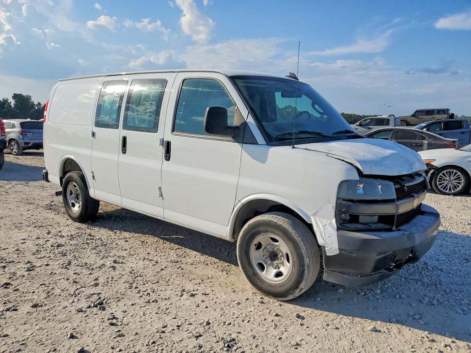 70140526 :رقم المزاد ، 1GCWGAF74S1115326 vin ، 2025 Chevrolet Express G2500 مزاد بيع