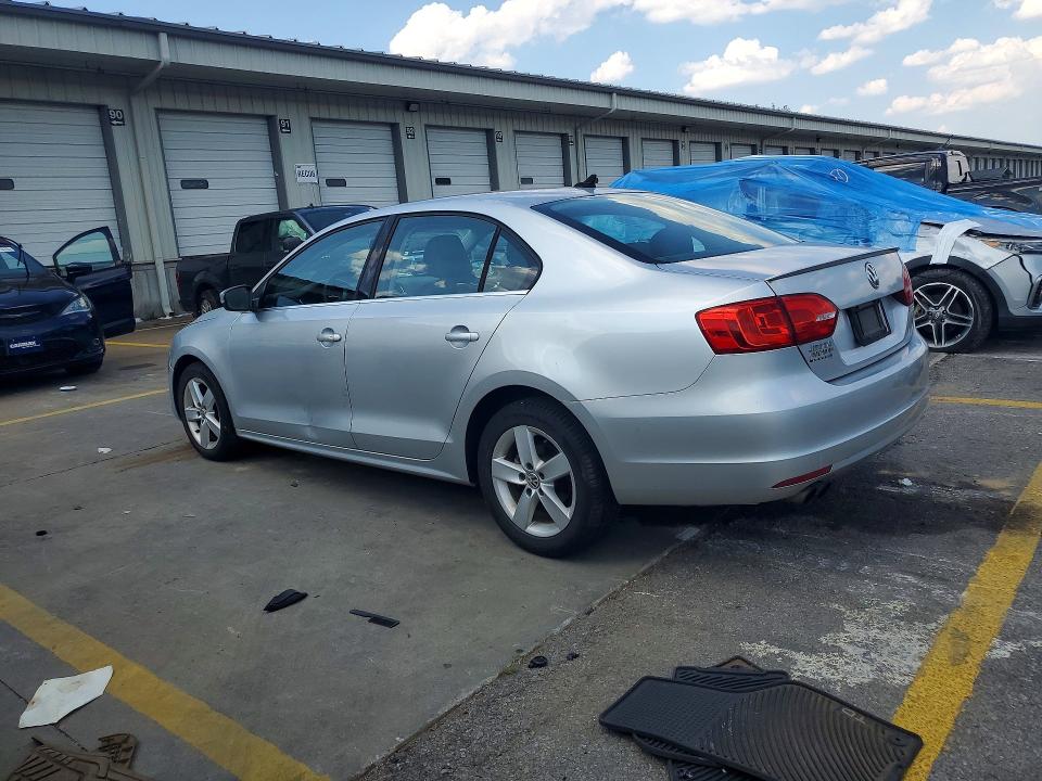 67010146 :رقم المزاد ، 3VWLL7AJ9CM368387 vin ، 2012 Volkswagen Jetta مزاد بيع