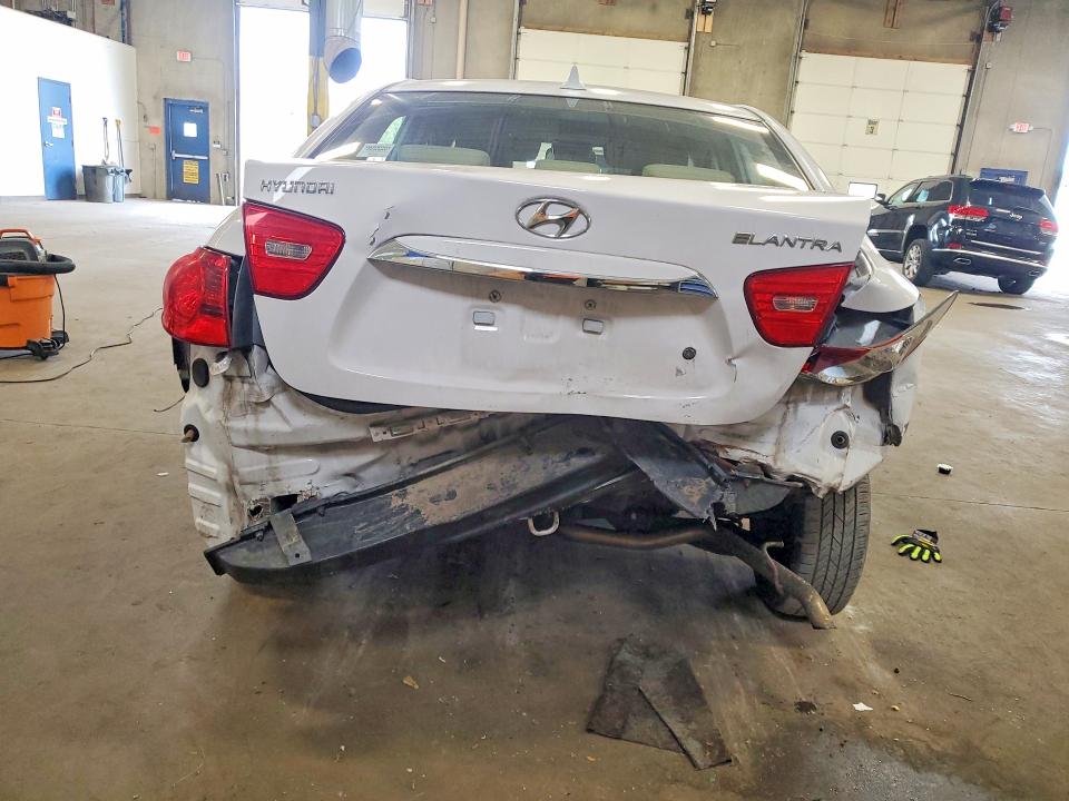70300066 :رقم المزاد ، KMHDU4AD3AU069124 vin ، 2010 Hyundai Elantra مزاد بيع