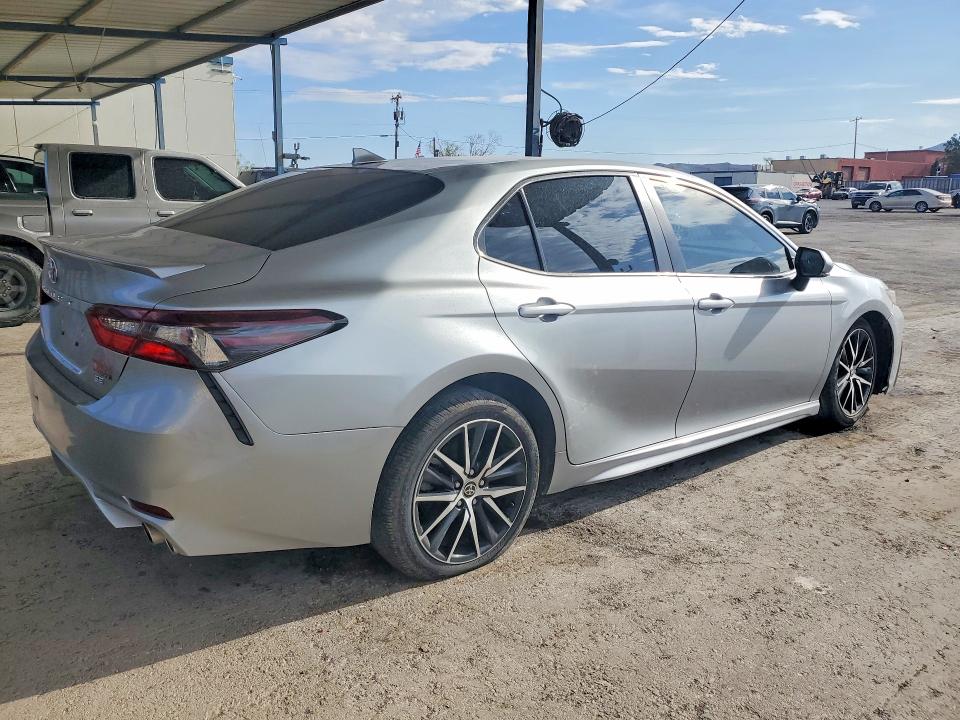 Продажа на аукционе авто 2022 Toyota Camry, vin: 4T1G11AK1NU651005, номер лота: 67731806