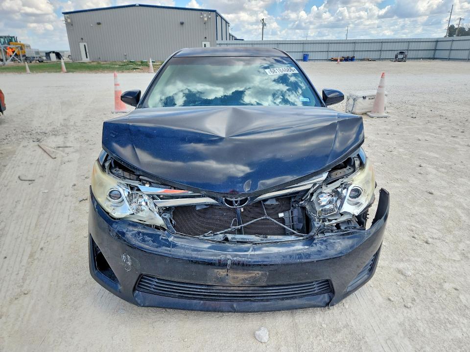 68184686 :رقم المزاد ، 4T4BF1FK1ER423113 vin ، 2014 Toyota Camry مزاد بيع