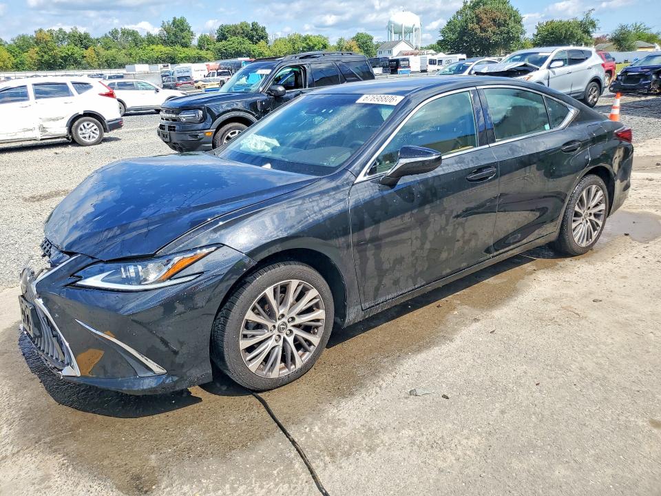67698806 :رقم المزاد ، 58ADZ1B12LU078428 vin ، 2020 Lexus Es مزاد بيع