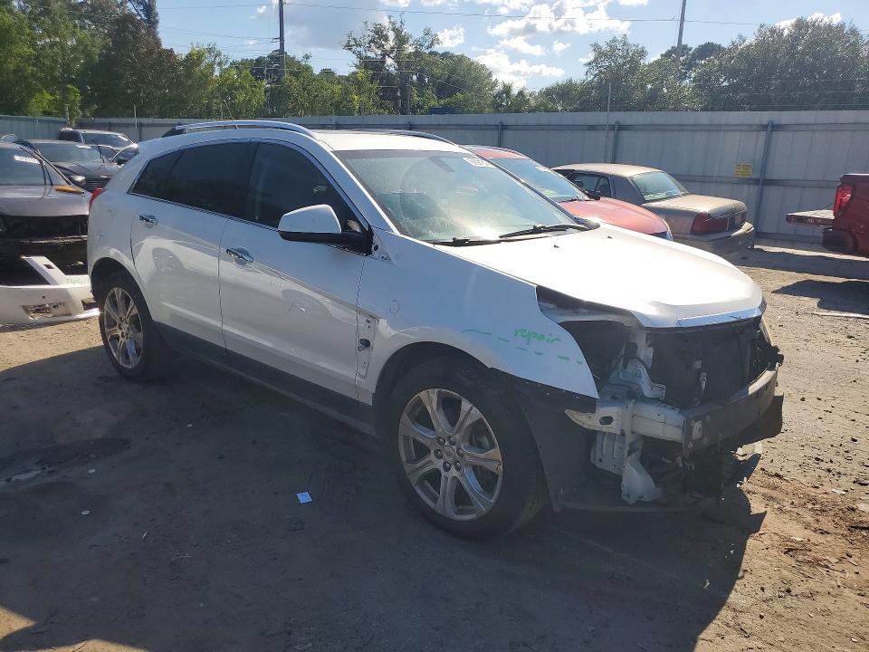 67621816 :رقم المزاد ، 3GYFNDE38DS585442 vin ، 2013 Cadillac Srx مزاد بيع