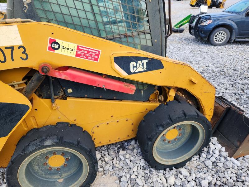 66987536 :رقم المزاد ، CAT0262CJMST04073 vin ، 2017 Caterpillar 236d Skid Steer مزاد بيع