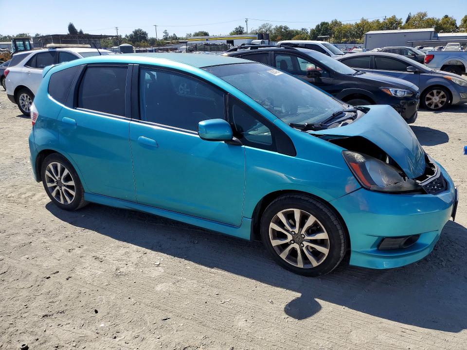 2013 Honda Fit მანქანა იყიდება აუქციონზე, vin: JHMGE8H50DC050575, აუქციონის ნომერი: 69034006