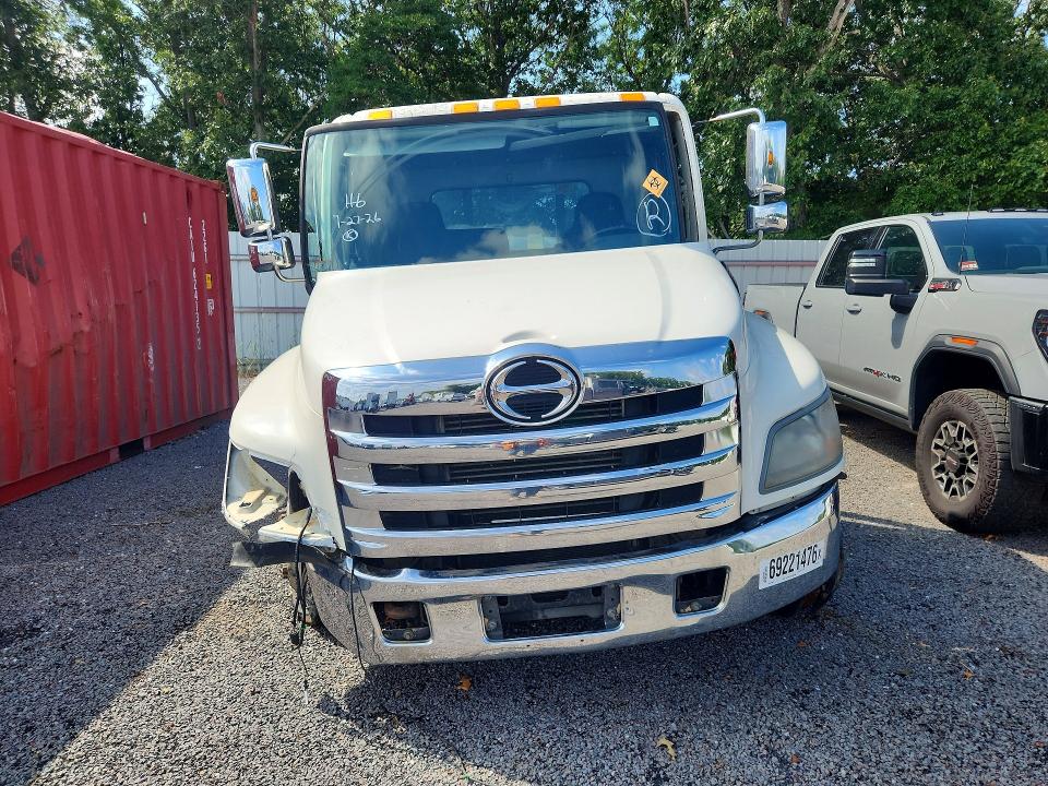 69221476 :رقم المزاد ، 5PVNJ8JN1B4S50516 vin ، 2011 Hino 258/268 مزاد بيع