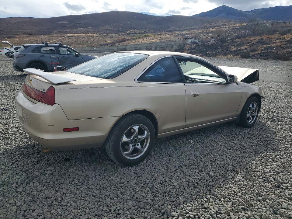 Продажа на аукционе авто 2000 Honda Accord, vin: 1HGCG2252YA801114, номер лота: 70320596