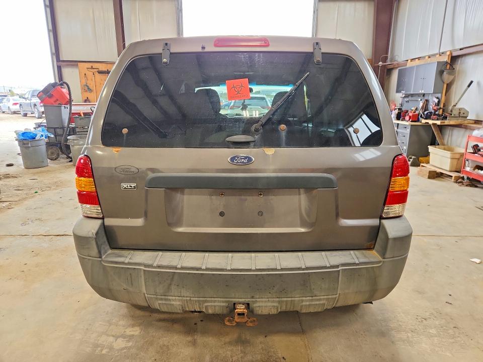2005 Ford Escape მანქანა იყიდება აუქციონზე, vin: 1FMYU93185KA85967, აუქციონის ნომერი: 67719096