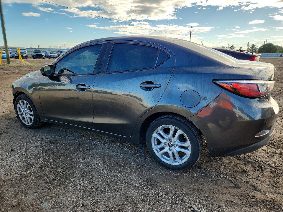 69569586 :رقم المزاد ، 3MYDLBYV1HY152859 vin ، 2017 Toyota Yaris Ia مزاد بيع