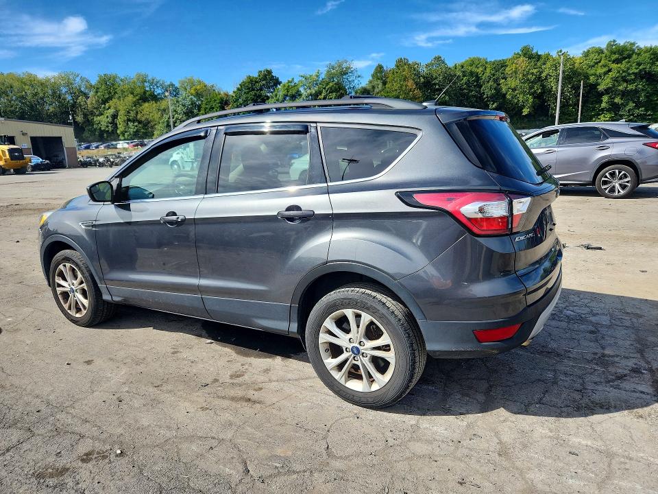 70190756 :رقم المزاد ، 1FMCU9GD0JUD53438 vin ، 2018 Ford Escape مزاد بيع