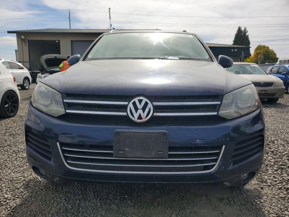 2011 Volkswagen Touareg მანქანა იყიდება აუქციონზე, vin: WVGFK9BP8BD002055, აუქციონის ნომერი: 69945306