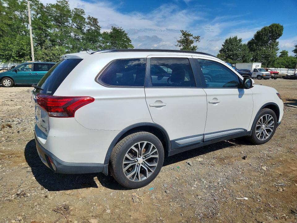 68645846 :رقم المزاد ، JA4AZ3A36GZ008317 vin ، 2016 Mitsubishi Outlander مزاد بيع