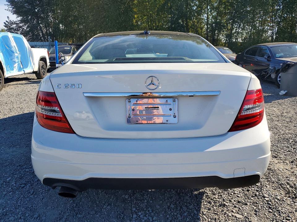 68703946 :رقم المزاد ، WDDGJ4HB0CF741118 vin ، 2012 Mercedes-benz C مزاد بيع