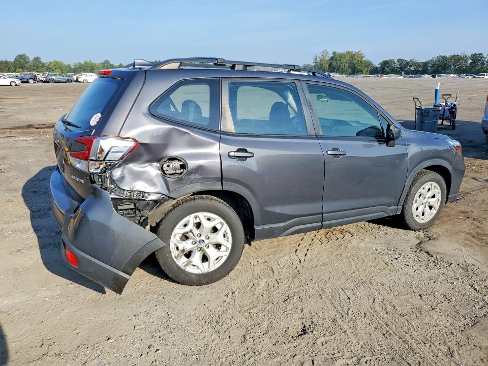 67181466 :رقم المزاد ، JF2SKADC0MH594305 vin ، 2021 Subaru Forester مزاد بيع