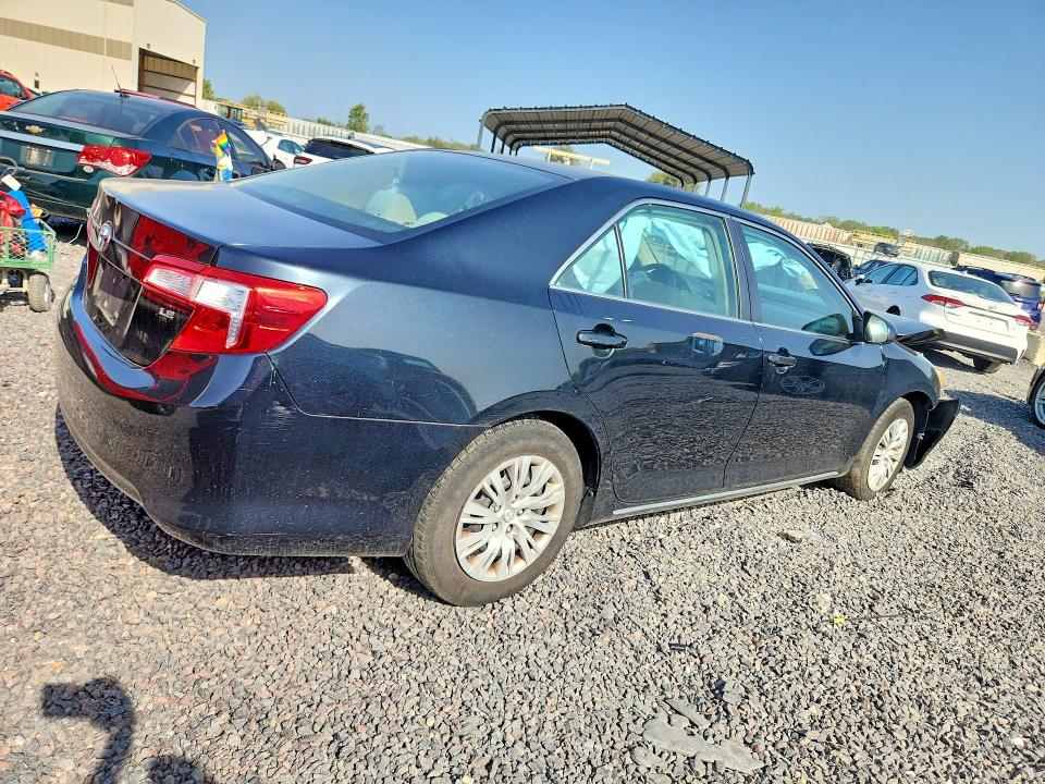 69594576 :رقم المزاد ، 4T4BF1FK7CR225262 vin ، 2012 Toyota Camry مزاد بيع