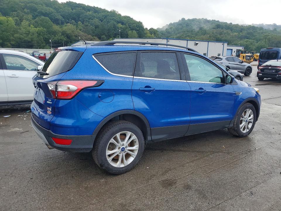 2017 Ford Escape მანქანა იყიდება აუქციონზე, vin: 1FMCU9GD3HUE89492, აუქციონის ნომერი: 67831816