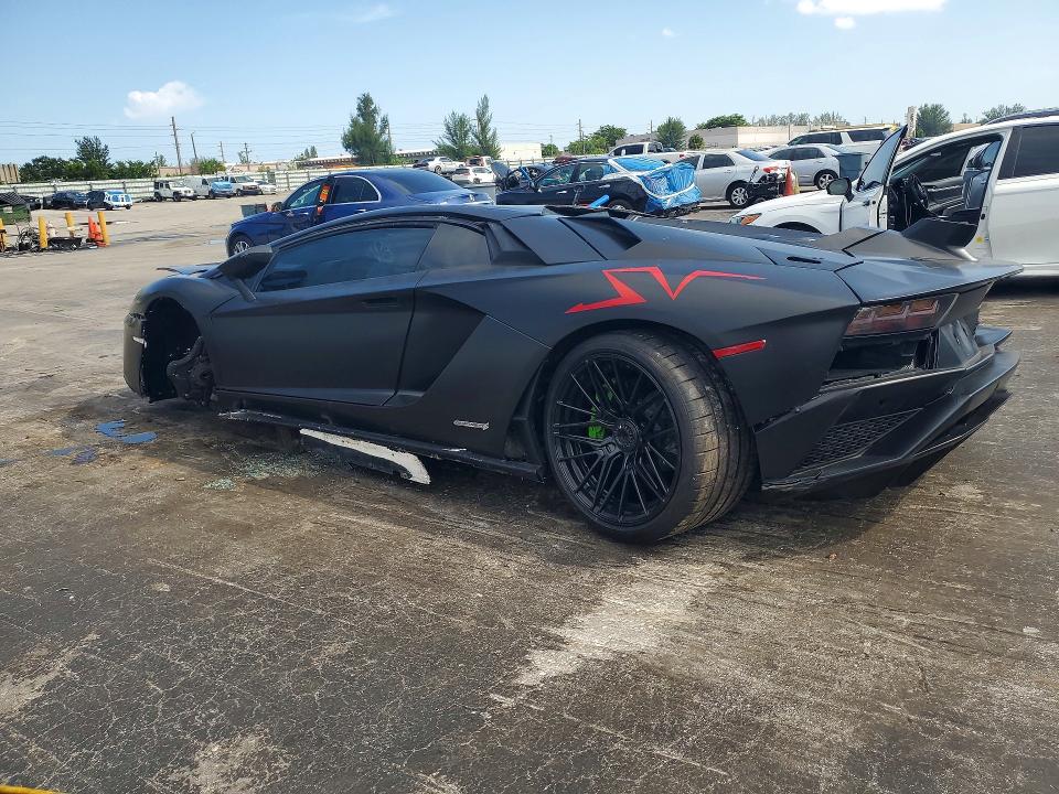 Продажа на аукционе авто 2018 Lamborghini Aventador, vin: ZHWUG4ZD5JLA06879        , номер лота: 69155136