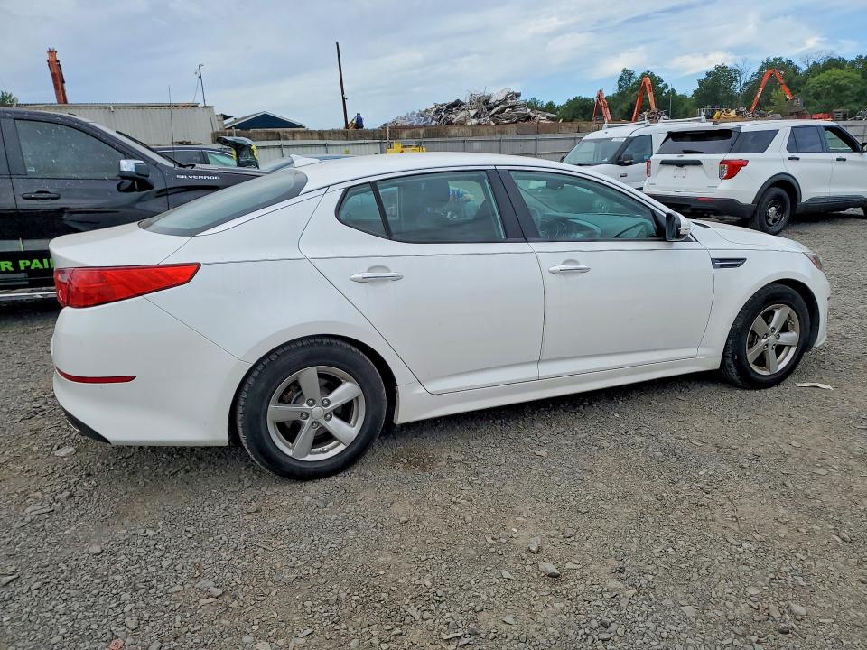 67932526 :رقم المزاد ، 5XXGM4A7XFG384379 vin ، 2015 Kia Optima مزاد بيع