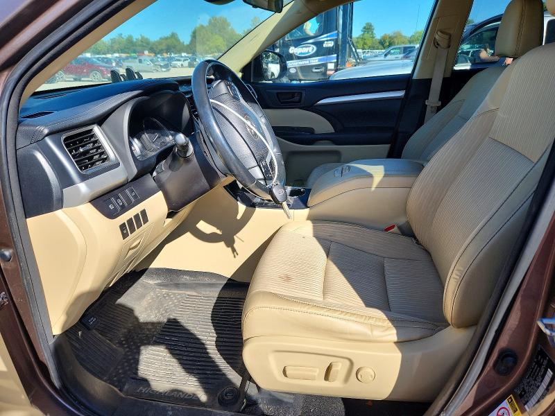 69598506 :رقم المزاد ، 5TDBZRFH5JS495245 vin ، 2018 Toyota Highlander مزاد بيع