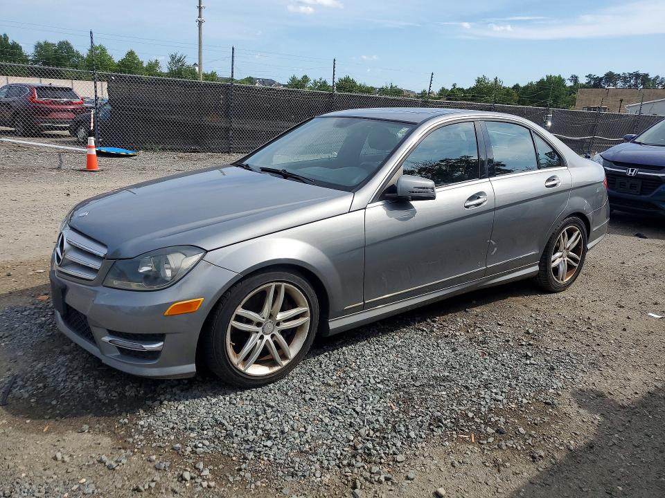 Продаж на аукціоні авто 2013 Mercedes-benz C, vin: WDDGF8AB4DR256273, номер лоту: 67322486