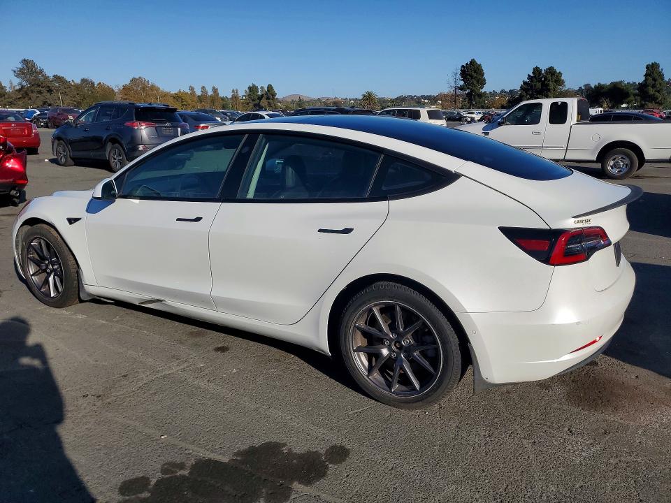 63184606 :رقم المزاد ، 5YJ3E1EA2MF051643 vin ، 2021 Tesla Model 3 مزاد بيع