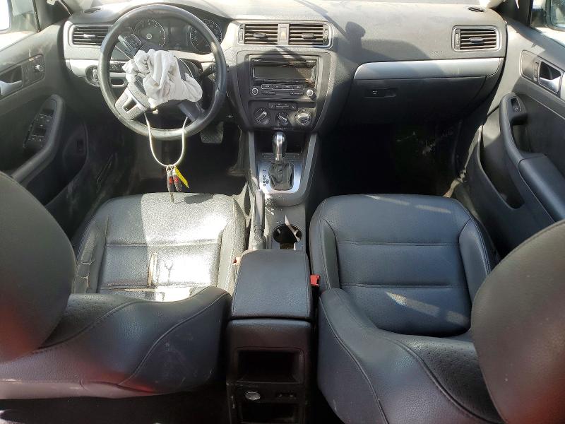 68040756 :رقم المزاد ، 3VWD17AJ2EM223429 vin ، 2014 Volkswagen Jetta مزاد بيع