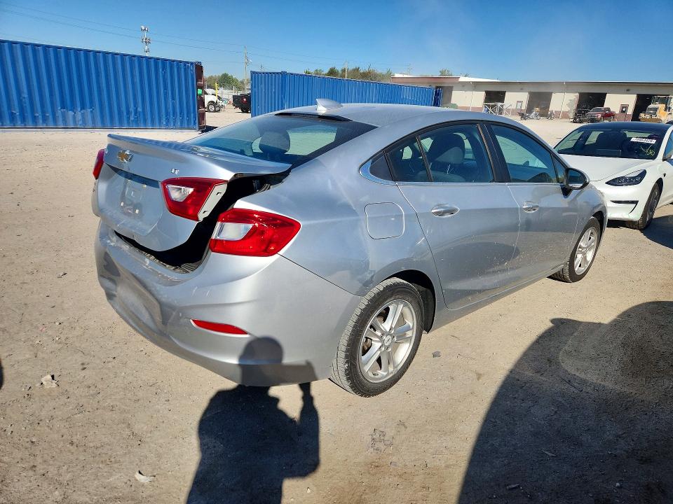 2017 Chevrolet Cruze მანქანა იყიდება აუქციონზე, vin: 1G1BE5SM0H7237882, აუქციონის ნომერი: 70848436