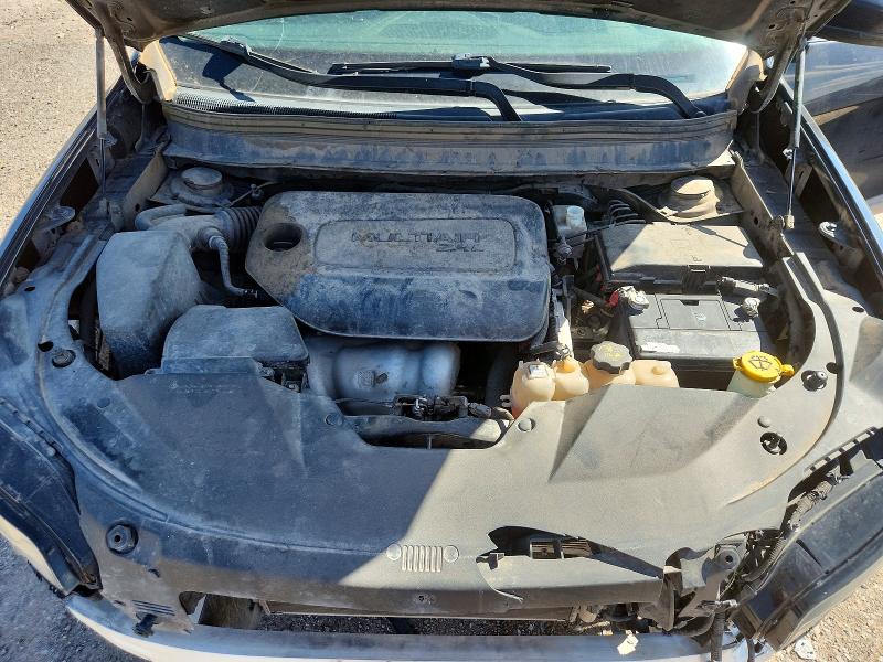 69016236 :رقم المزاد ، 1C4PJLLB4KD370745 vin ، 2019 Jeep Cherokee مزاد بيع