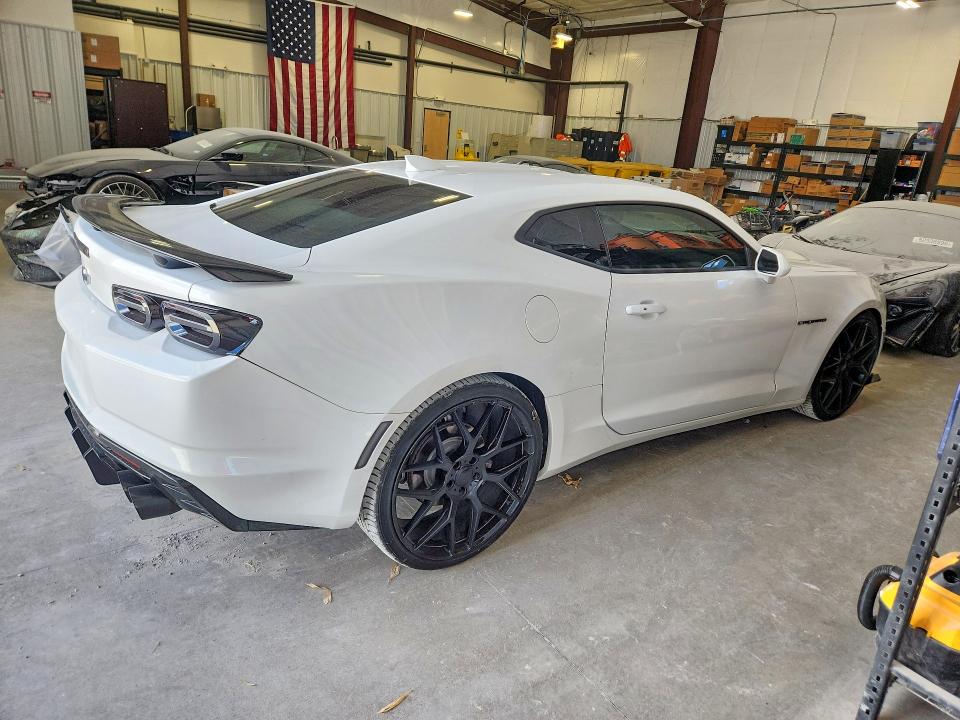 67544216 :رقم المزاد ، 1G1FE1R75L0133450 vin ، 2020 Chevrolet Camaro مزاد بيع