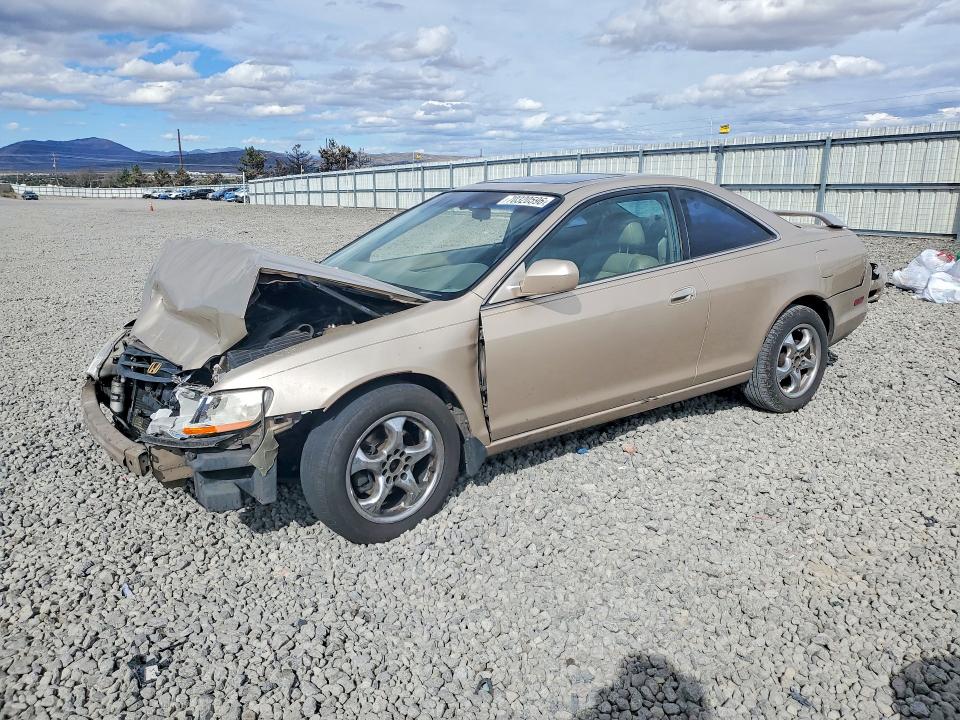 2000 Honda Accord მანქანა იყიდება აუქციონზე, vin: 1HGCG2252YA801114, აუქციონის ნომერი: 70320596