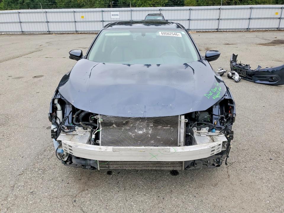 69562546 :رقم المزاد ، JHMFC1F39JX021672 vin ، 2018 Honda Civic مزاد بيع