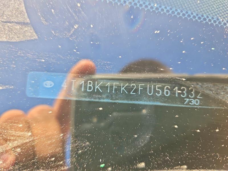 70351566 :رقم المزاد ، 4T1BK1FK2FU561332 vin ، 2015 Toyota Camry مزاد بيع