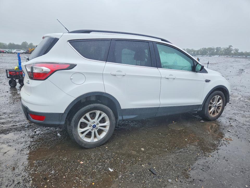 69961176 :رقم المزاد ، 1FMCU9G90HUA26138 vin ، 2017 Ford Escape مزاد بيع