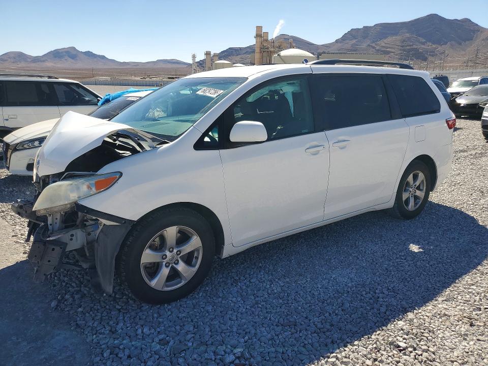 Auction sale of the 2015 Toyota Sienna, vin: 5TDKK3DC4FS587317, lot number: 68297286